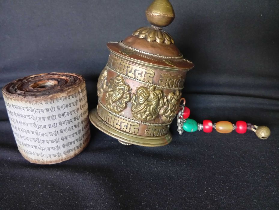 Будистко духовно молитвено колело