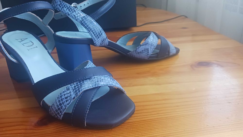 Елегантни дамски сандали