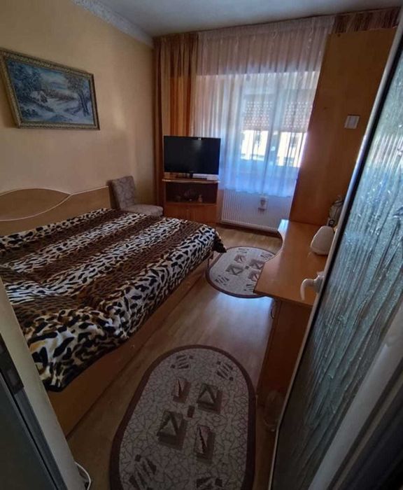 Apartament 3 camere, ultracentral, 2 balcoane, Panciu, etaj 4/4