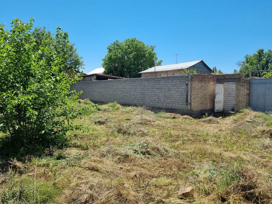 Qibray markazida 6 sotixli er sotiladi