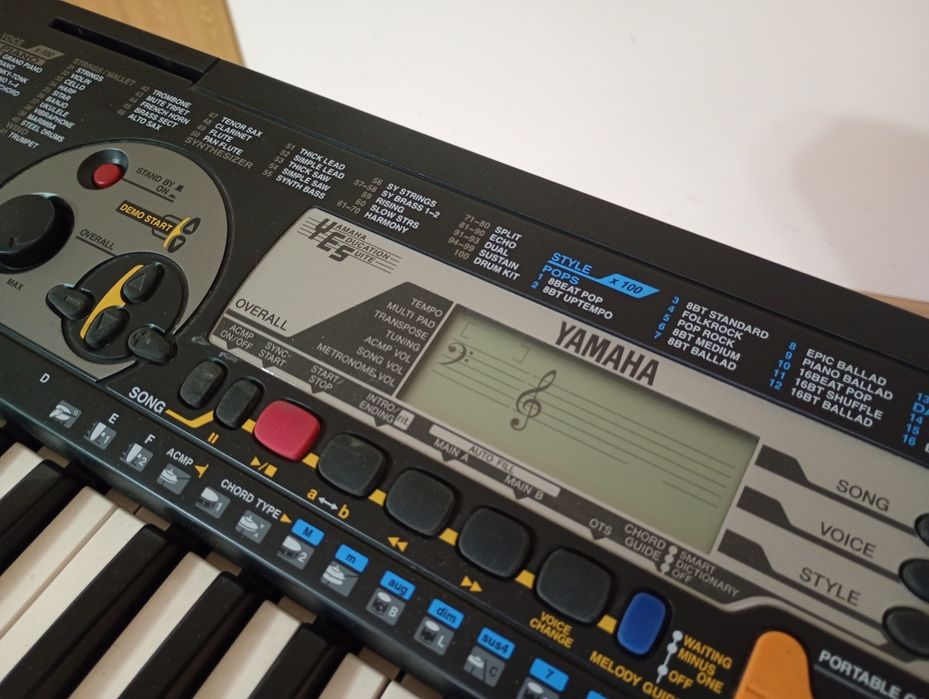 Yamaha PSR-79 pian digital polifonic orga