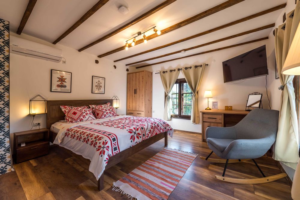 Продава се Къща в Варна, Гръцка махала - 185 кв.м за 1622 €/кв.м - Снимка #2