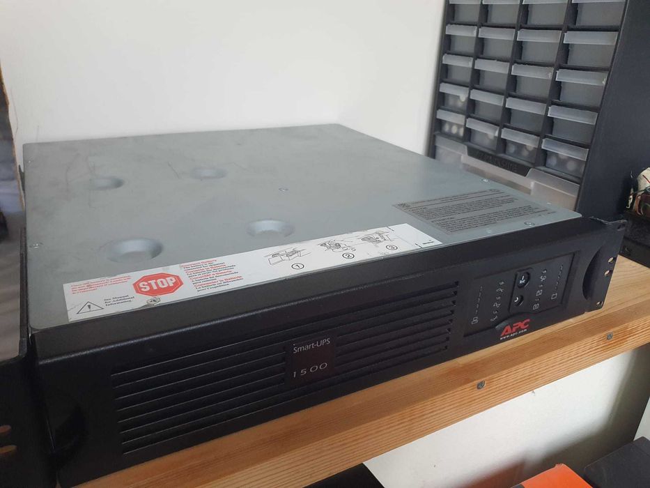 Ups Profesional APC Smart Ups 1500 fara baterie