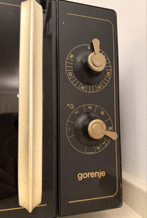 Cuptor cu microunde Gorenje Retro