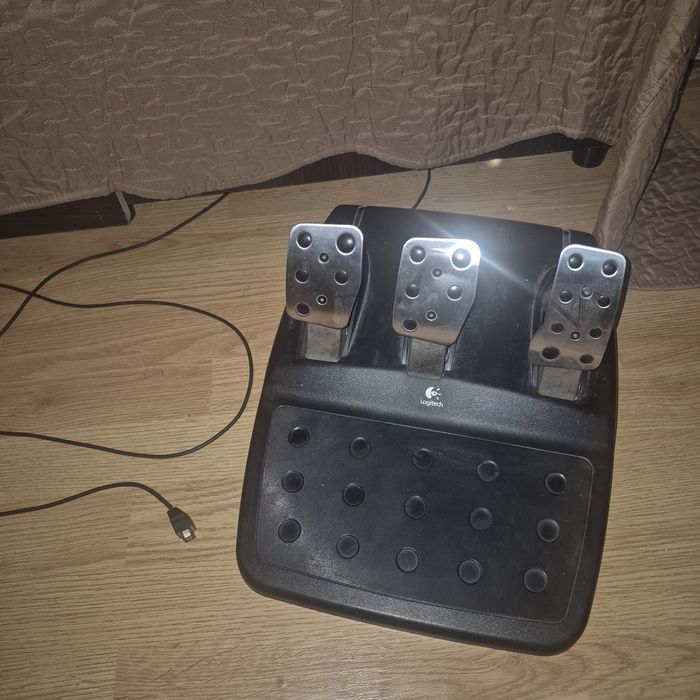 Volan Logitech G25