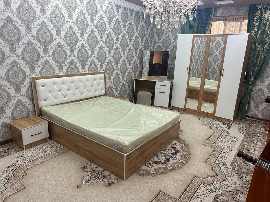 Спальня гарнитуры разные есть