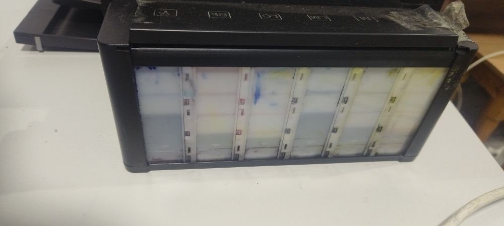 Продам принтер epson l800  в рабочем состоянии