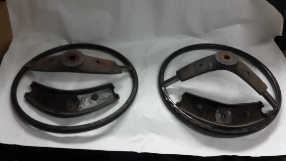 Volan dacia 1300 si ARO cu capac din bachelita,original
