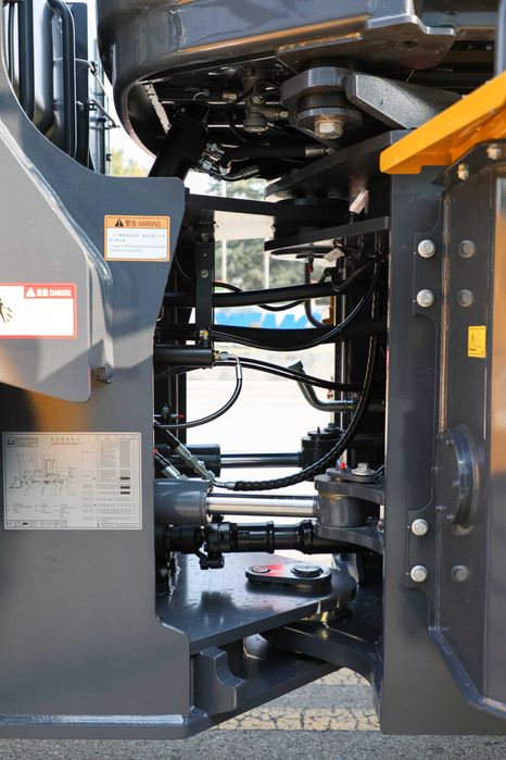 Фронтальный погрузчик XC956 3,2 куба