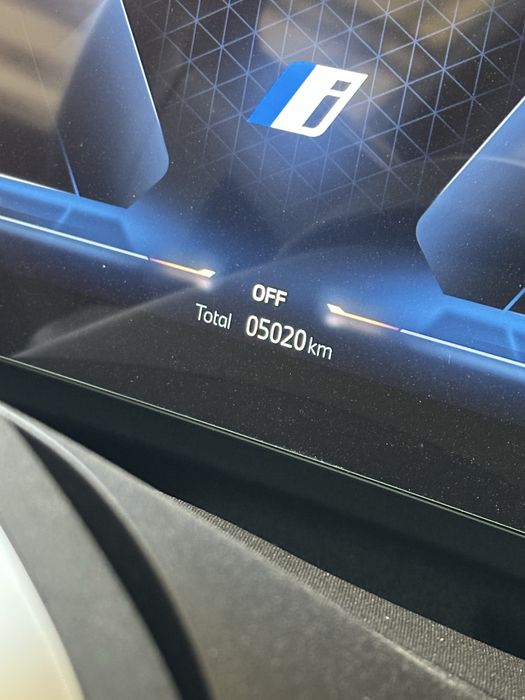 BMW ix1 30L xDrive - AWD 2025 с пробегом в наличии