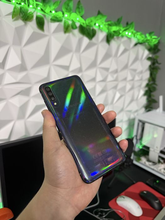 Samsung A70 Телефон