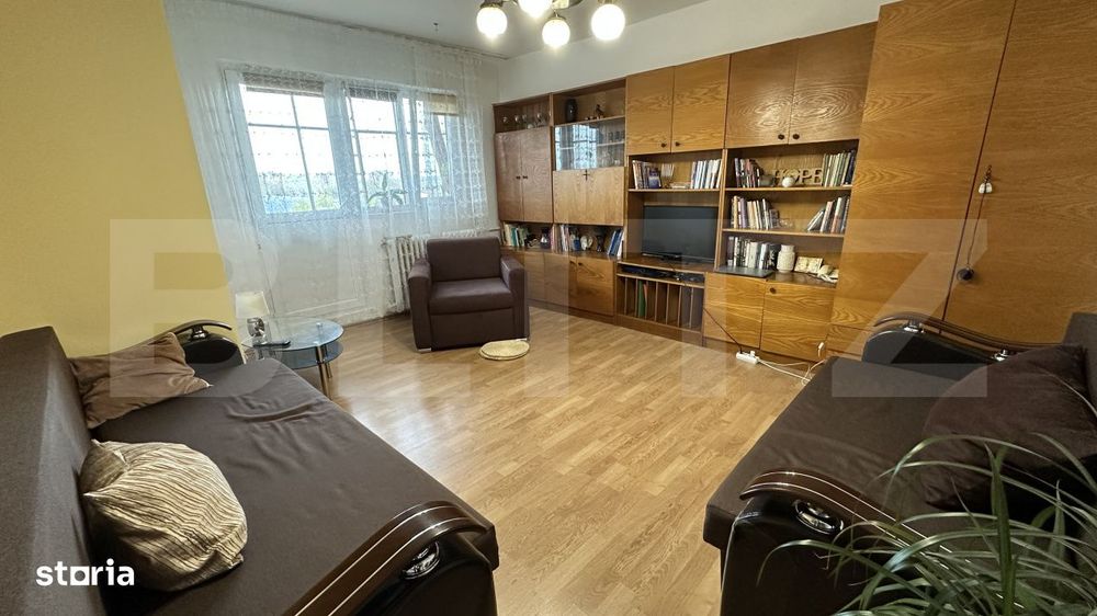 Apartament cu 3 camere decomandate