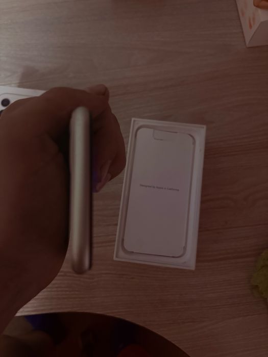 Айфон 11 с каробкой