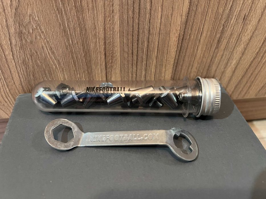 nike FOOTBALL STUDS резервни бутони за бутонки,калеври,футболни обувки