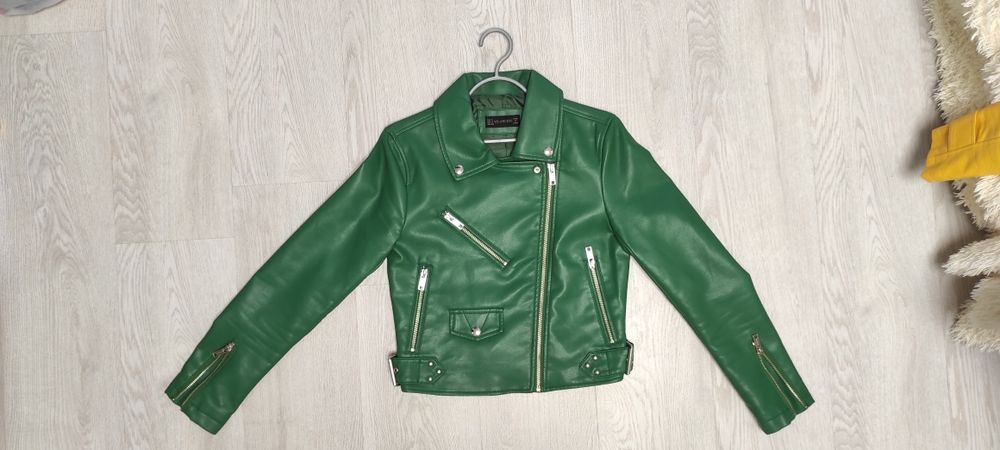 Куртки р42 по 7000