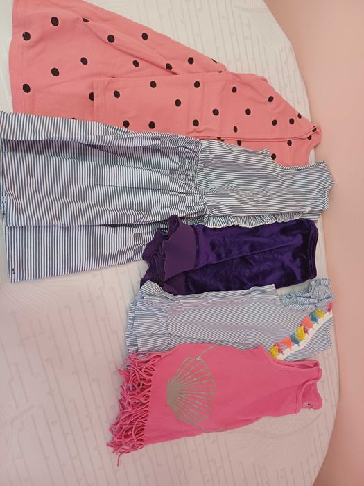 Продам детские вещи для девочки.