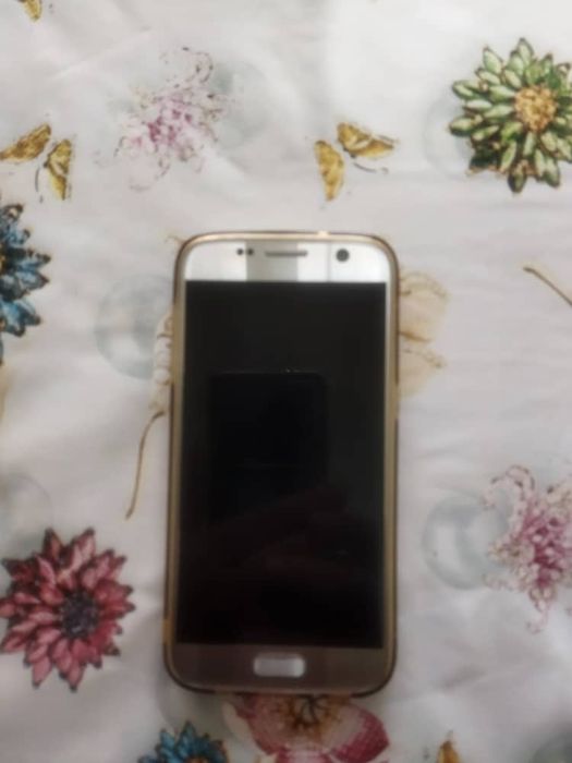 Продаю телефон самсунг