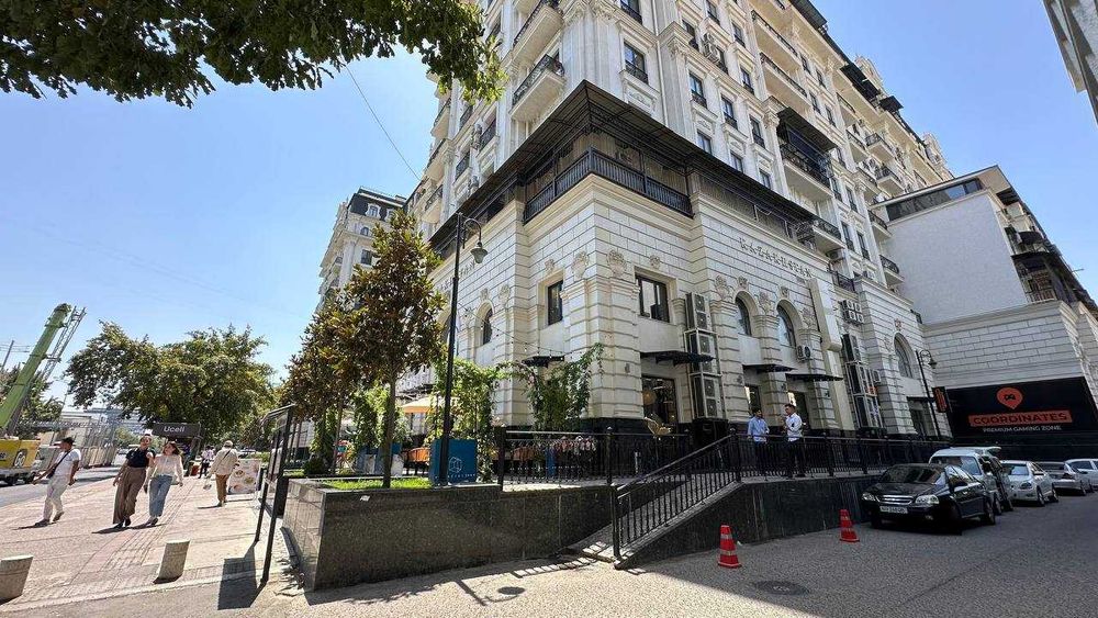 Продается 300 кв.Жк Казахстан Новостройка Офис Кафе 2000 за кв.м