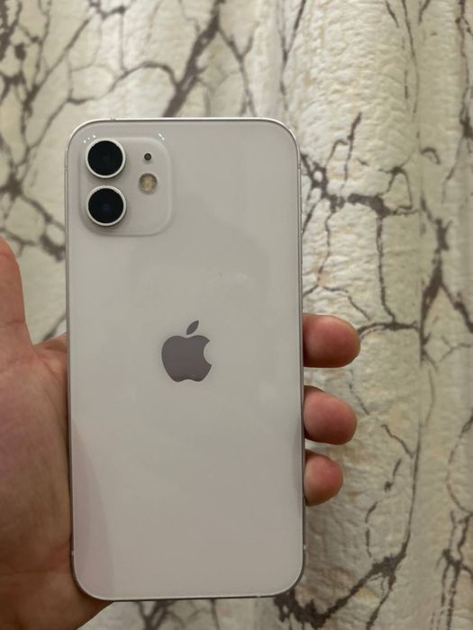 Продам айфон 12