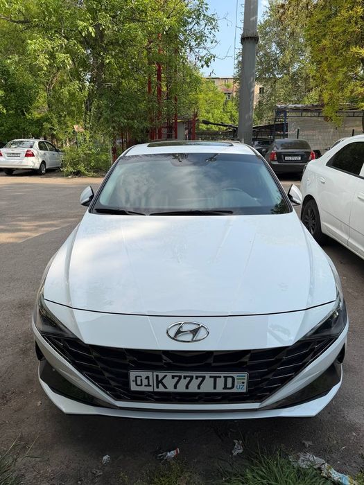 Hyundai Elantra 2022 — 2