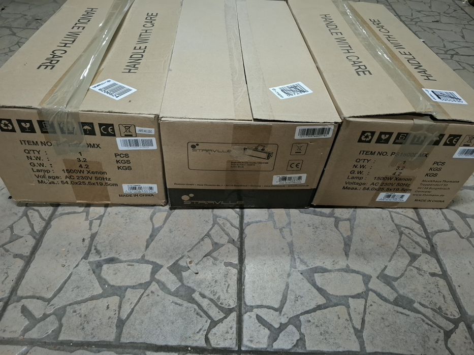 Stairville Strobe 1500Dmx - set 3 buc, 1500 W , la cutie