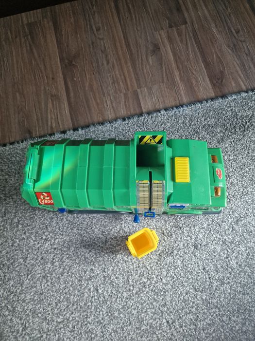 Детски чехли Puma 28 номер, боклукчийски камион