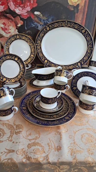 Колекционерски сервиз на Royal Worcester за 12 човека
