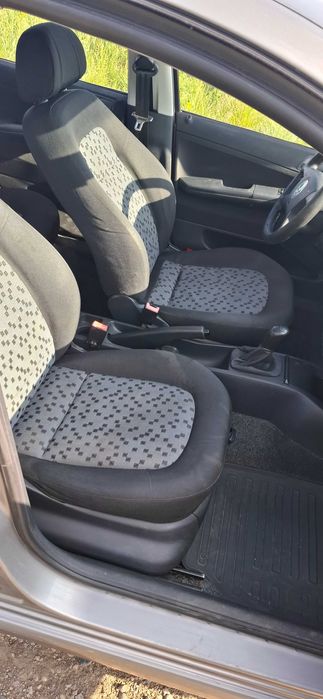 Vand Skoda Fabia 1.2 benzina, an 2006, 600 euro negociabil