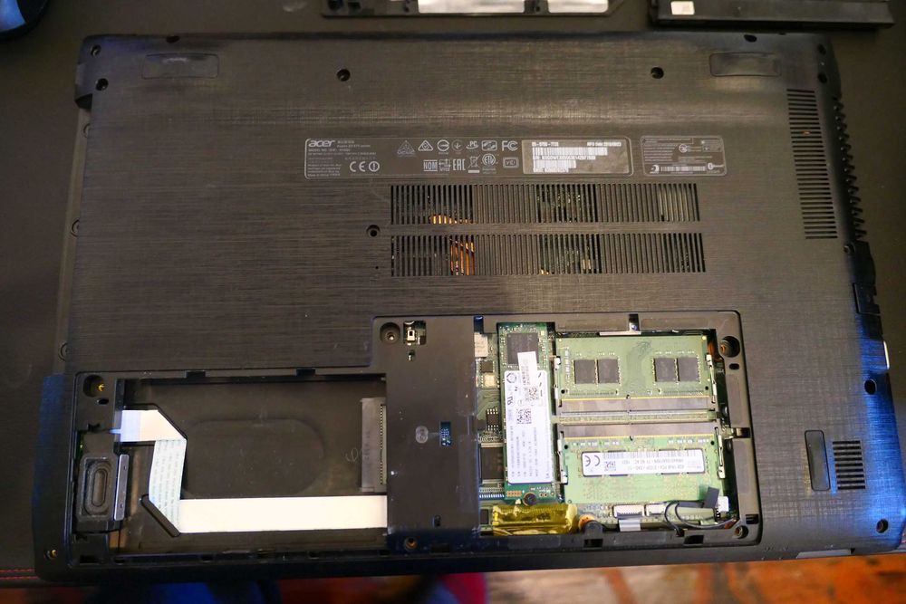 Piese HP 15-dw1009nq Acer Aspire E5-575G Carcasa LED 15,6 Placa baza