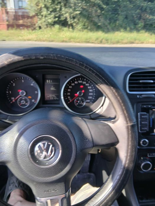 Golf 6, 2011,pret 3200 euro negociabil
