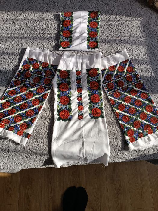 Cămașă națională cusuta cu margele