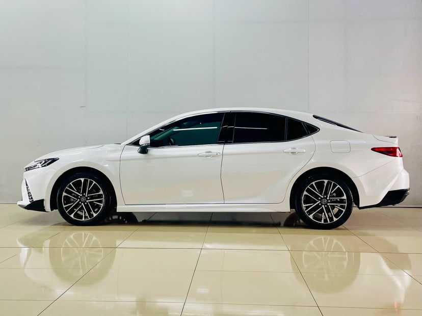 Toyota Camry 2026 Model Dual-Engine 2.0HSE Sport Lite Edition