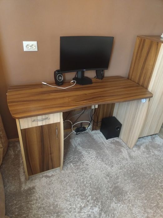 Ученическо компютърно бюро 130×57 см.