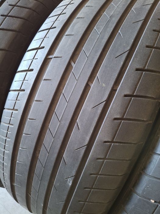 2 Anvelope de vară  255 55 r18 Vredestein