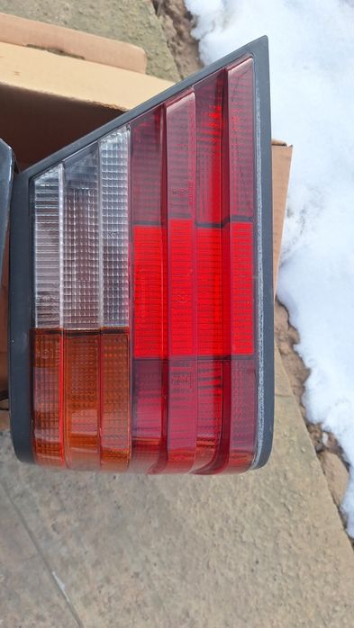 Мерседес 124 оригинал стоп фонарь