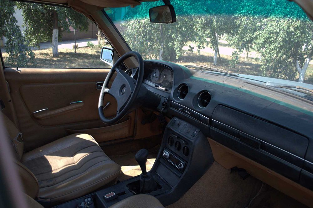 Mercedes-Benz W123 240D „Cobra” | 1982 | 2.4 Diesel | Stare Tehnică Bună | Trapă | Piele | Elemente Cromate | Complet | Pentru Piese