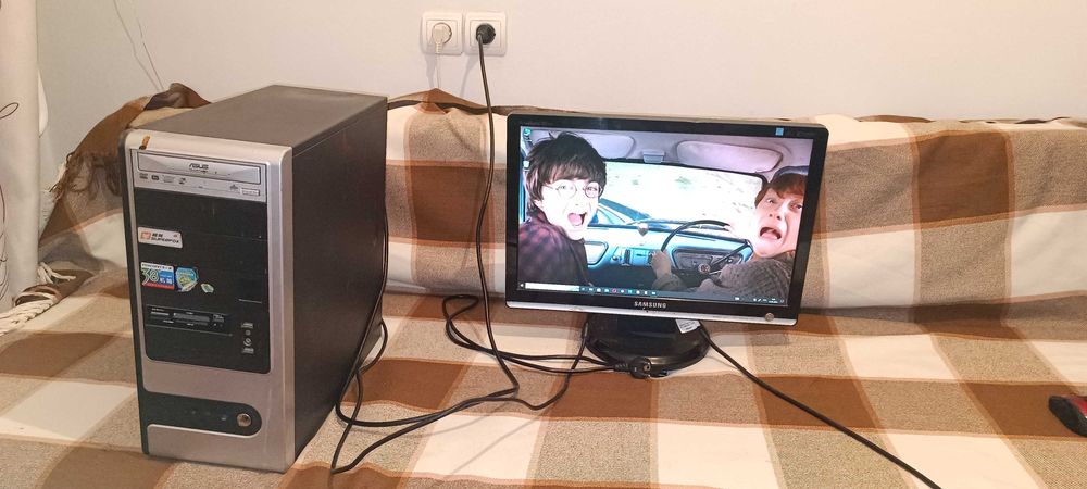 Монитор и системный блок б/у