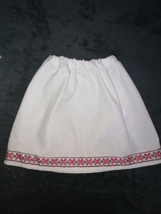 Vând costum popular pentru fetițe