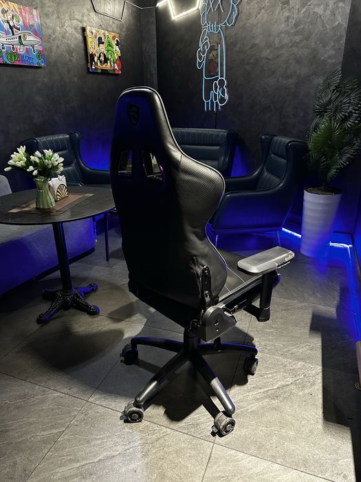 Kompyuter egravoy krislosi