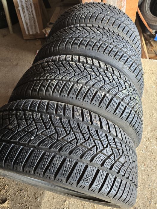 Anvelope 215 50 r17 iarna Dunlop