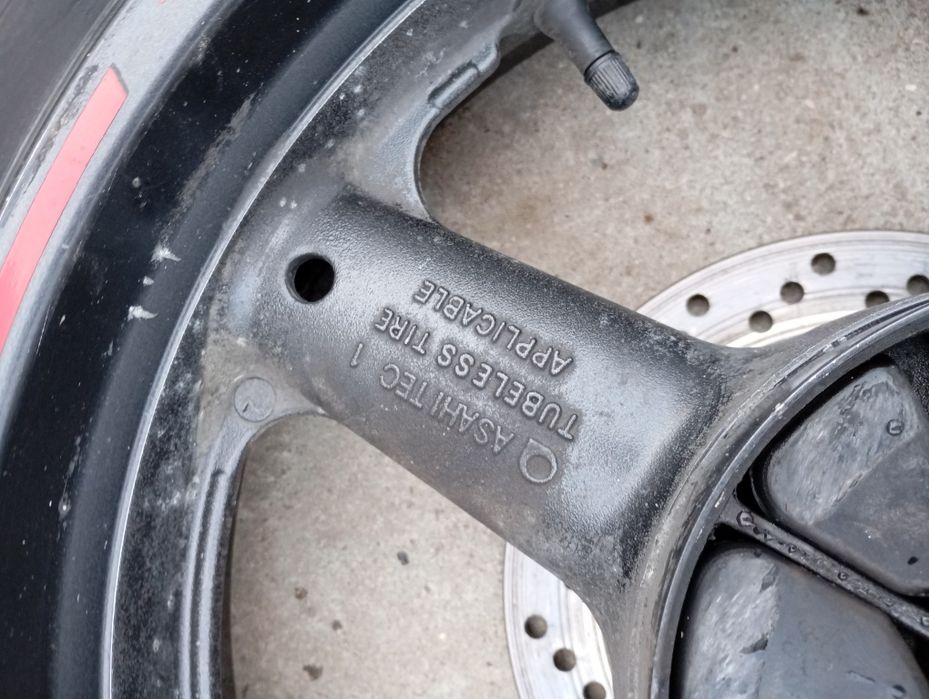 Задна джанта Suzuki Bandit 600