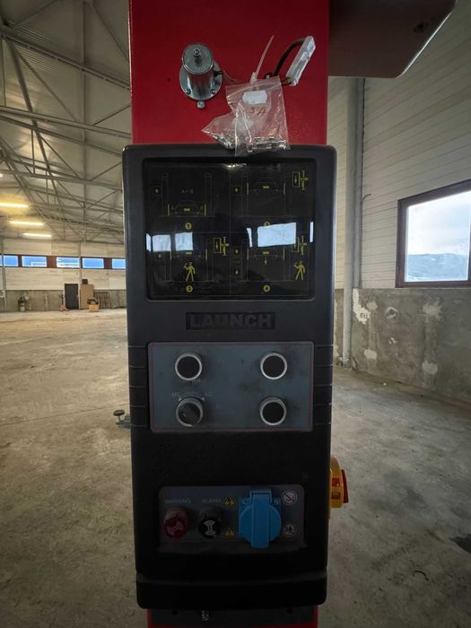 Elevator auto 2 coloane – 3.5 tone