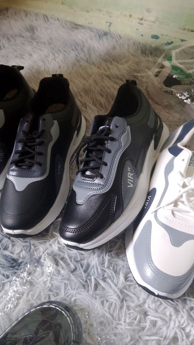 Кроссовки не длрого