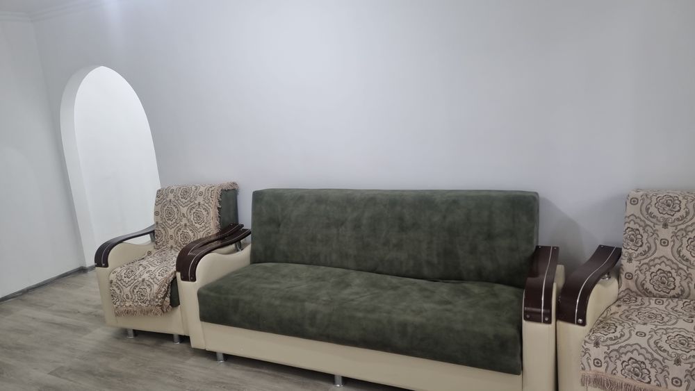 Срочно, продается 2 х комнатная квартира.