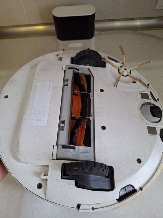 Срочно продам Робот-пылесос Roborock 5 бу