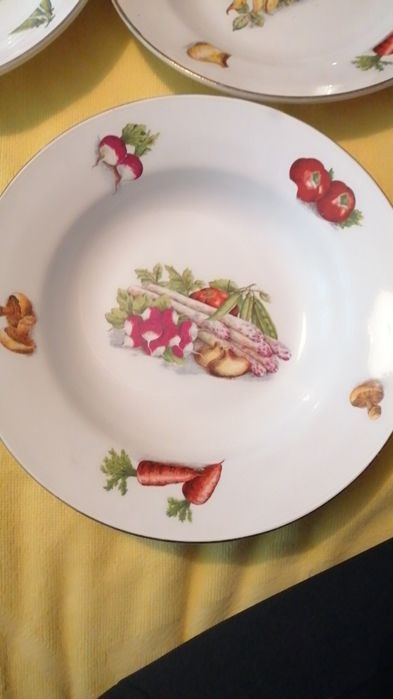 Емайлирани съдове,   чинии