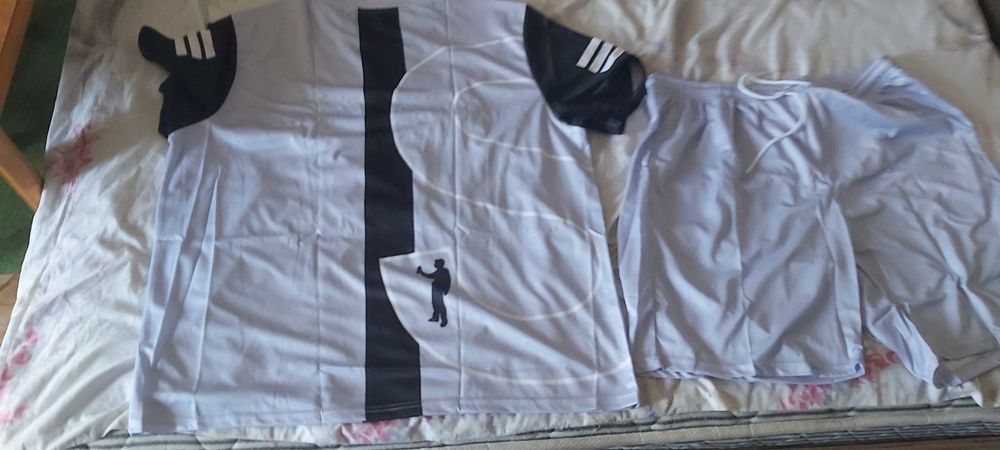 Продавам мъжки летни комплекти от две части XXXL номер 58