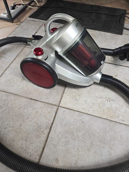 Прахосмукачка Elta 1000w