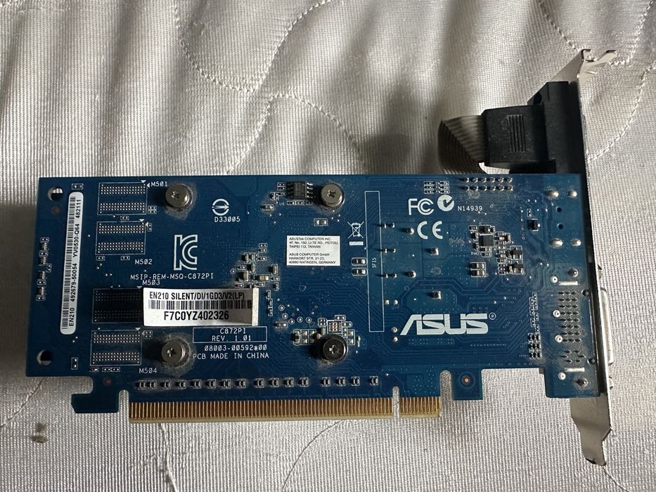 Видеокарта GeForce 210 в идеальном состоянии