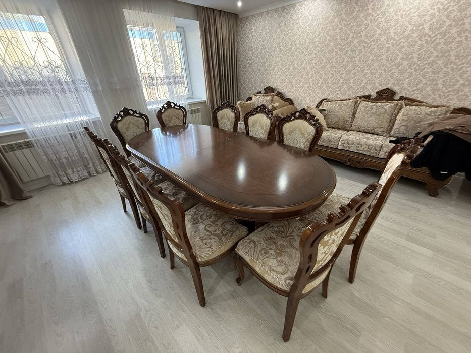Продам стол 3 метра+10 стульев производства Малайзия